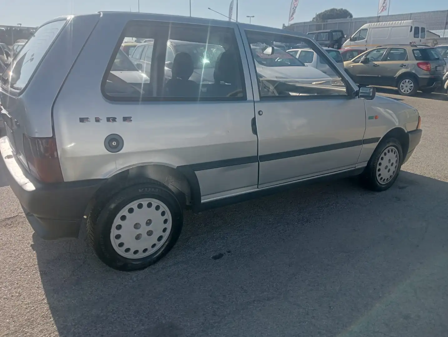 Fiat Uno Gris - 2
