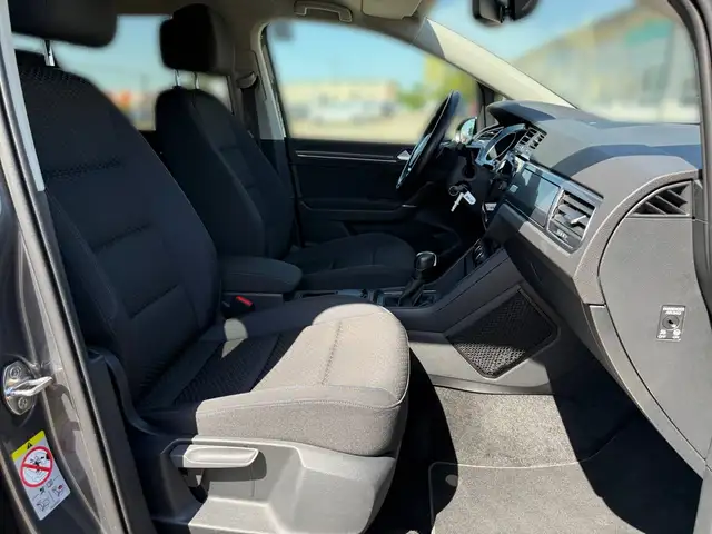 Volkswagen Touran view 10