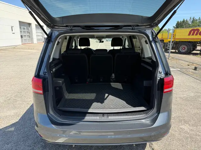 Volkswagen Touran view 14