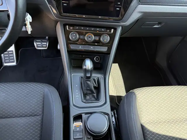 Volkswagen Touran view 9