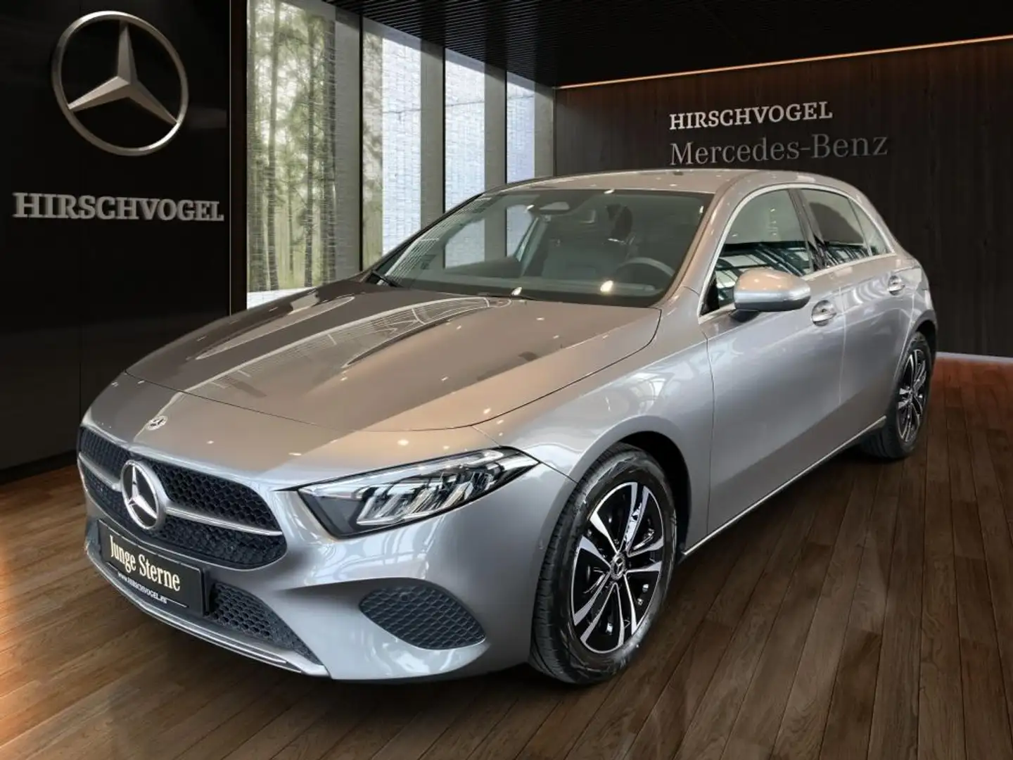 Mercedes-Benz A 180 Progressive-Line+AHK+MBUX+Navi-Pr.+LED+Kam Grau - 2