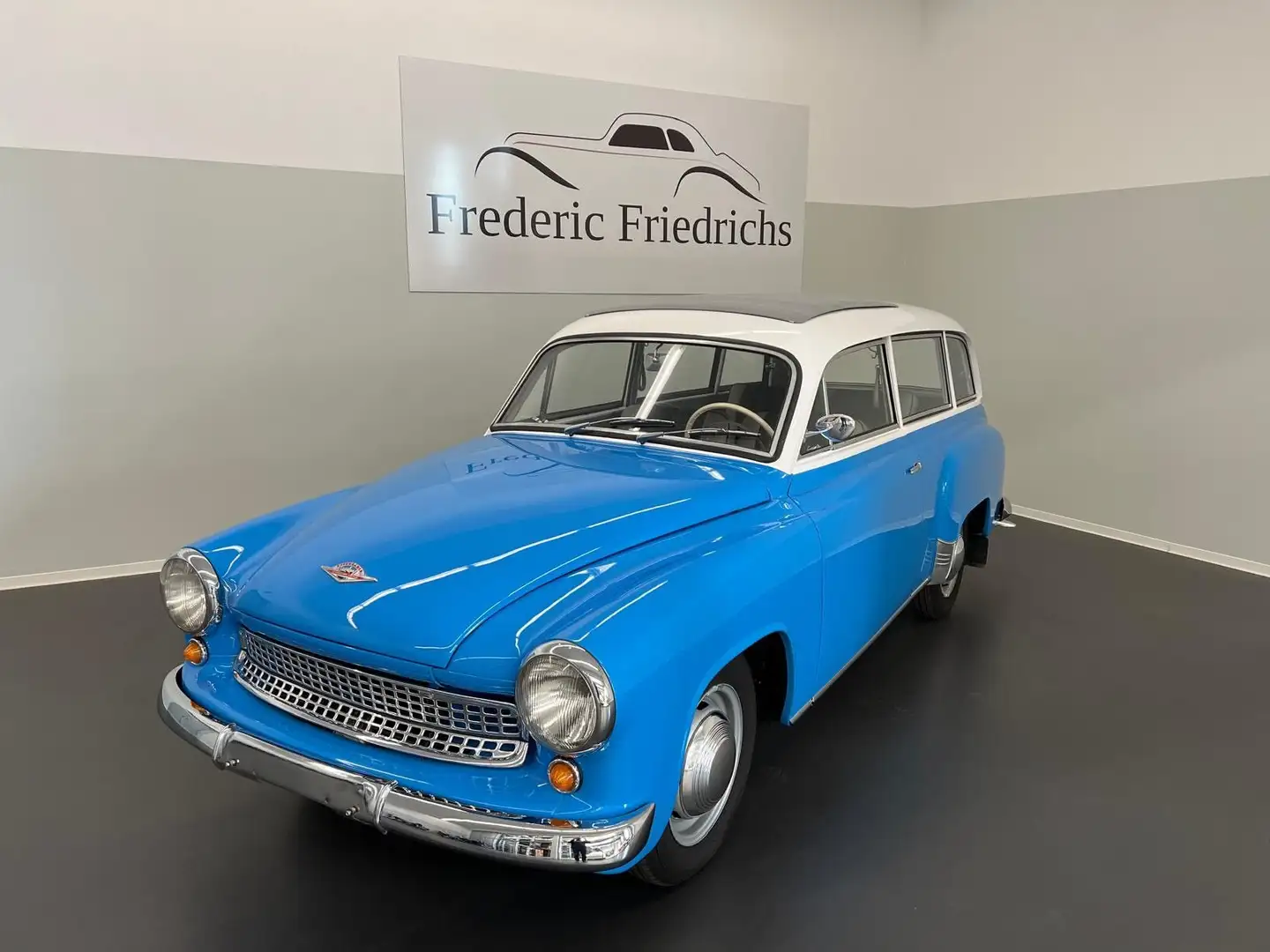 Wartburg 311 - 9 Rundheck Kombi mit Faltdach Blau - 1