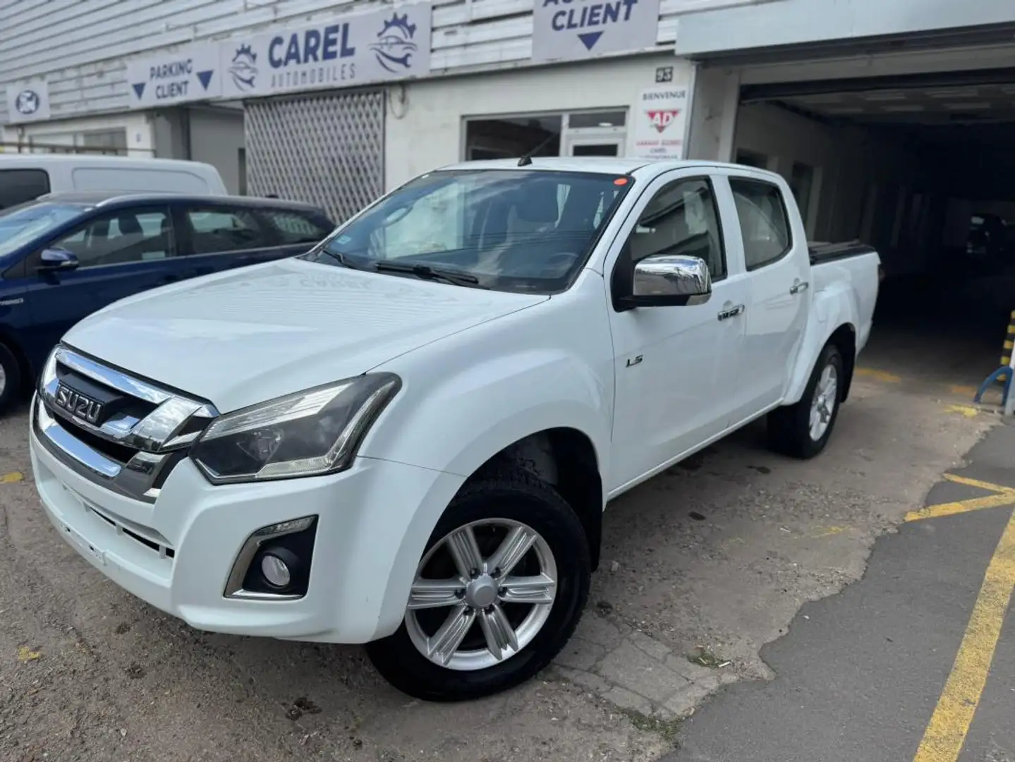 Isuzu D-Max 1.9 TD 163 DOUBLE CABINE Negro - 1