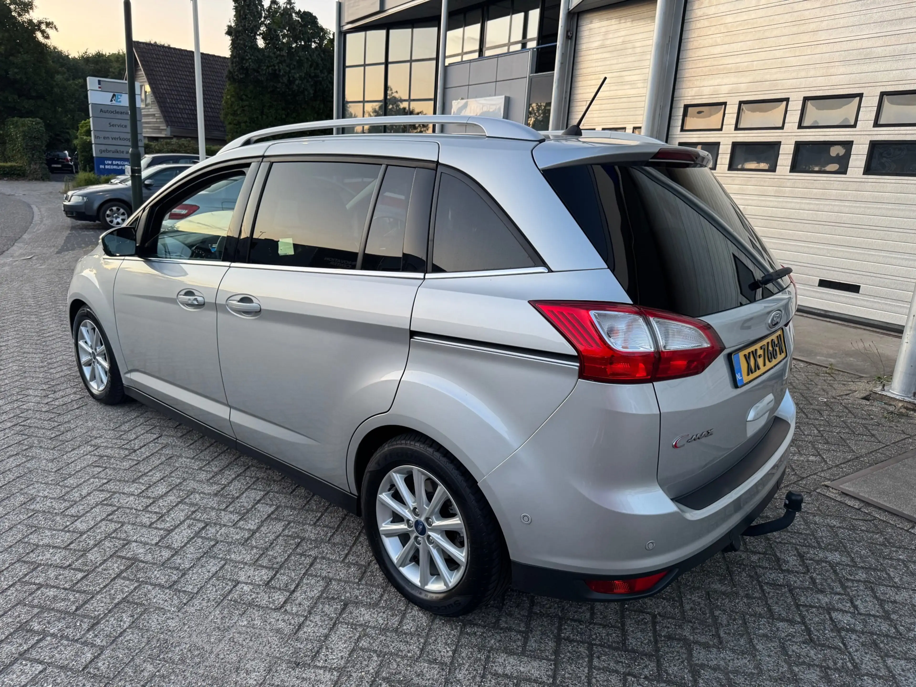 Ford Grand C-Max 1.0 Titanium 7PERS, Led, Navigatie — photo 3