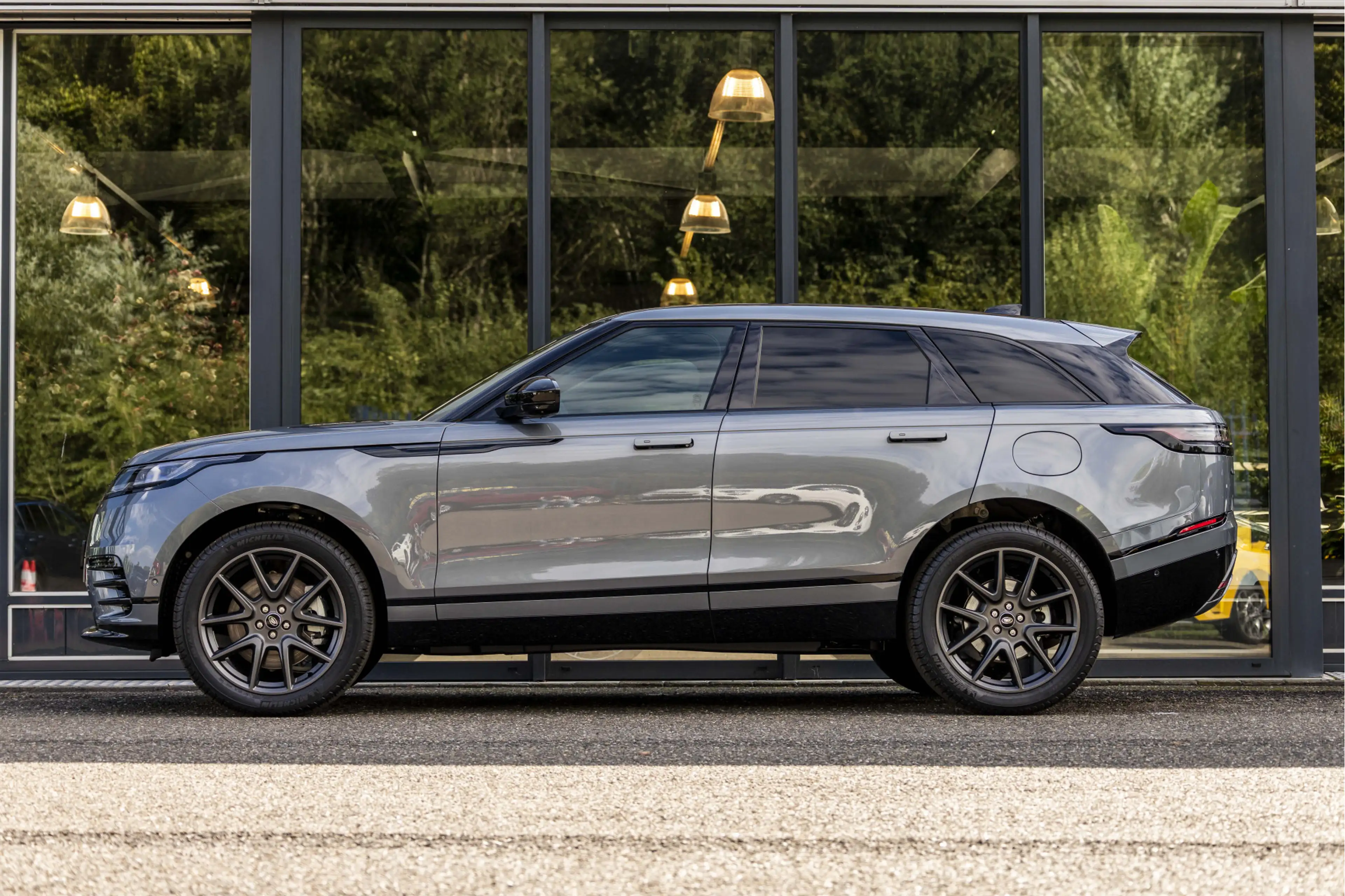 Land Rover Range Rover Velar 2.0 P400e Wordt verwacht! — photo 12