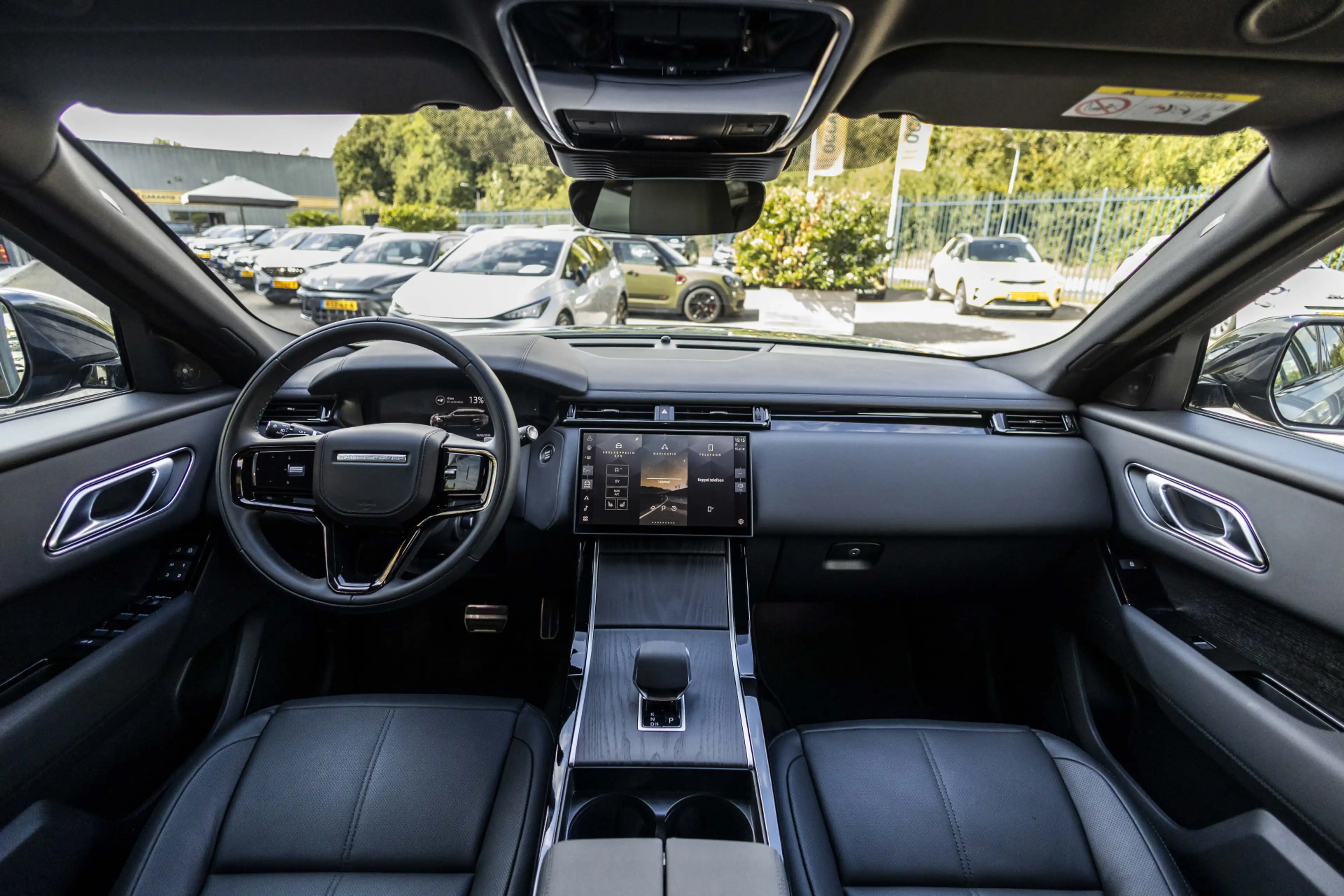 Land Rover Range Rover Velar 2.0 P400e Wordt verwacht! — photo 3