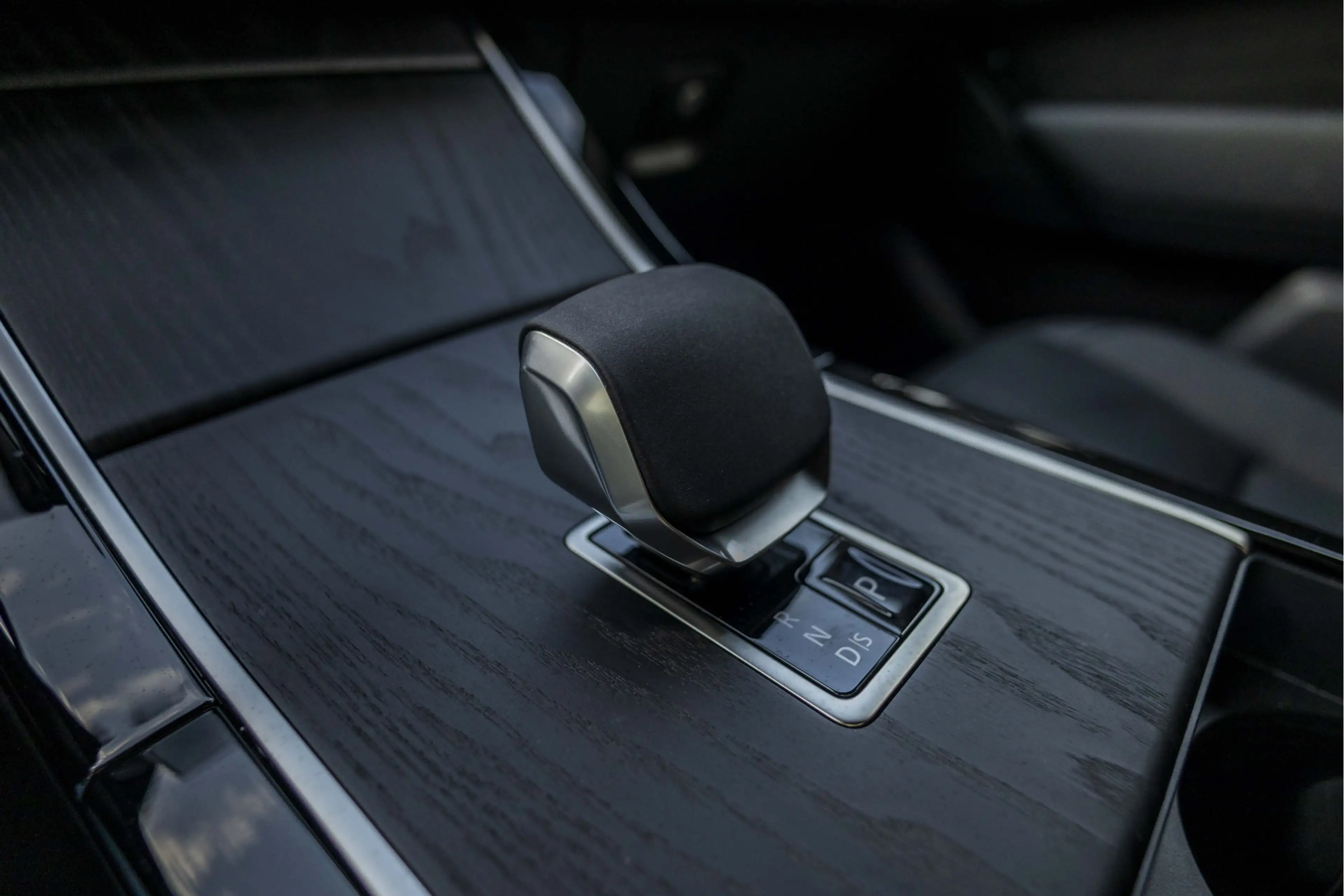 Land Rover Range Rover Velar 2.0 P400e Wordt verwacht! — photo 9