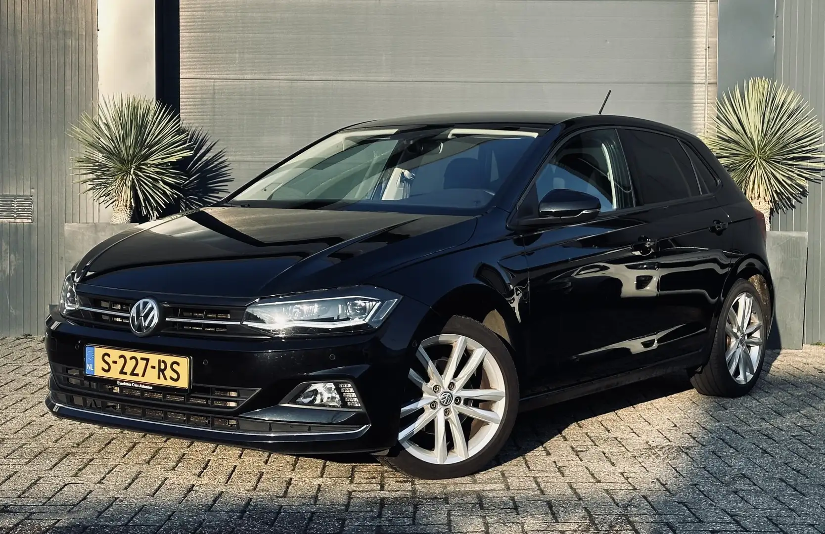 Volkswagen Polo 1.0 TSI Highline Automaat ACC Virtual Keyless Navi Zwart - 2