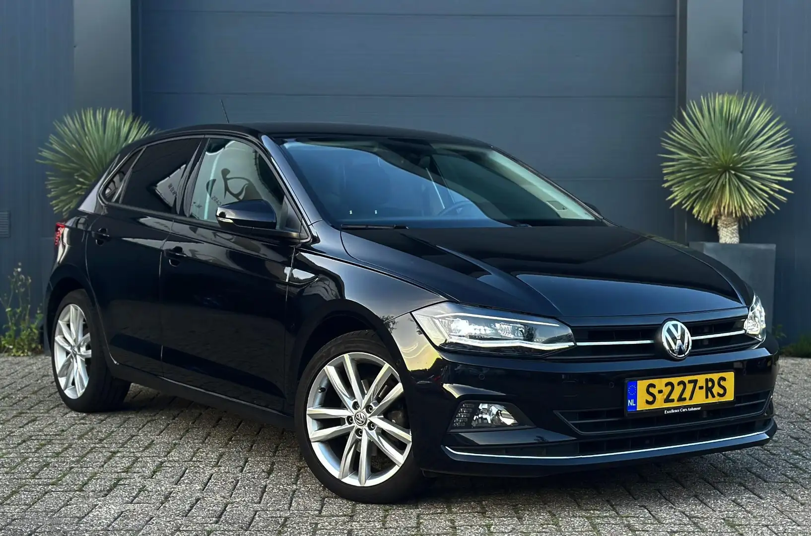 Volkswagen Polo 1.0 TSI Highline/Automaat/ACC/Virtual/Keyless/LED Noir - 1