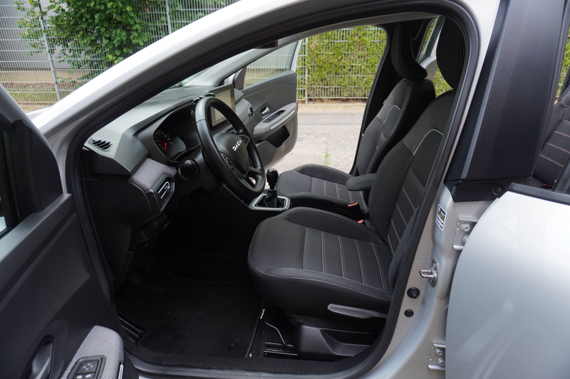 Dacia Jogger 1.0 TCe Extreme+ LPG+KLIMA+NAVI+KAMERA+AHK+ALU+1Hand — photo 14