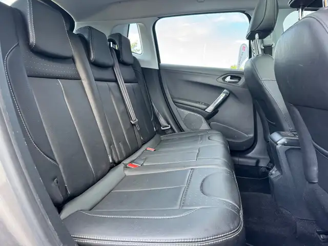 Peugeot 2008 view 12