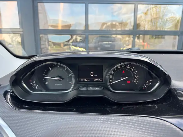 Peugeot 2008 view 13