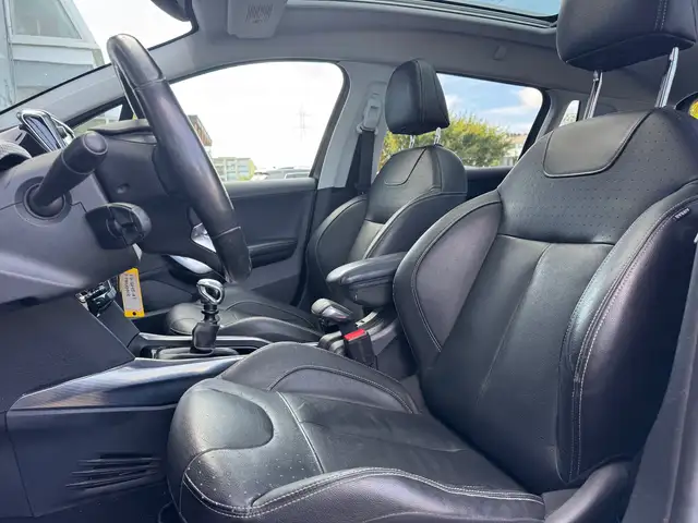 Peugeot 2008 view 9