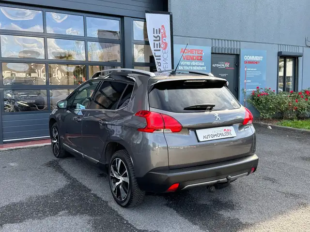 Peugeot 2008 view 4