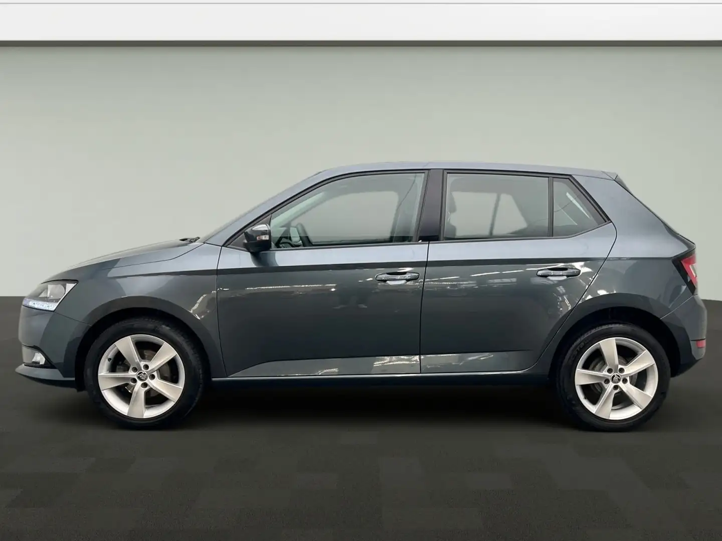 Skoda Fabia FABIA COOL PLUS 1,0l MPI*PDC*ZVF*SHZ* Šedá - 2