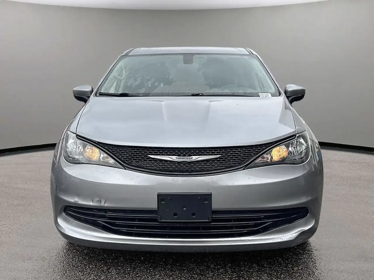 Chrysler Pacifica снимка Chrysler Pacifica