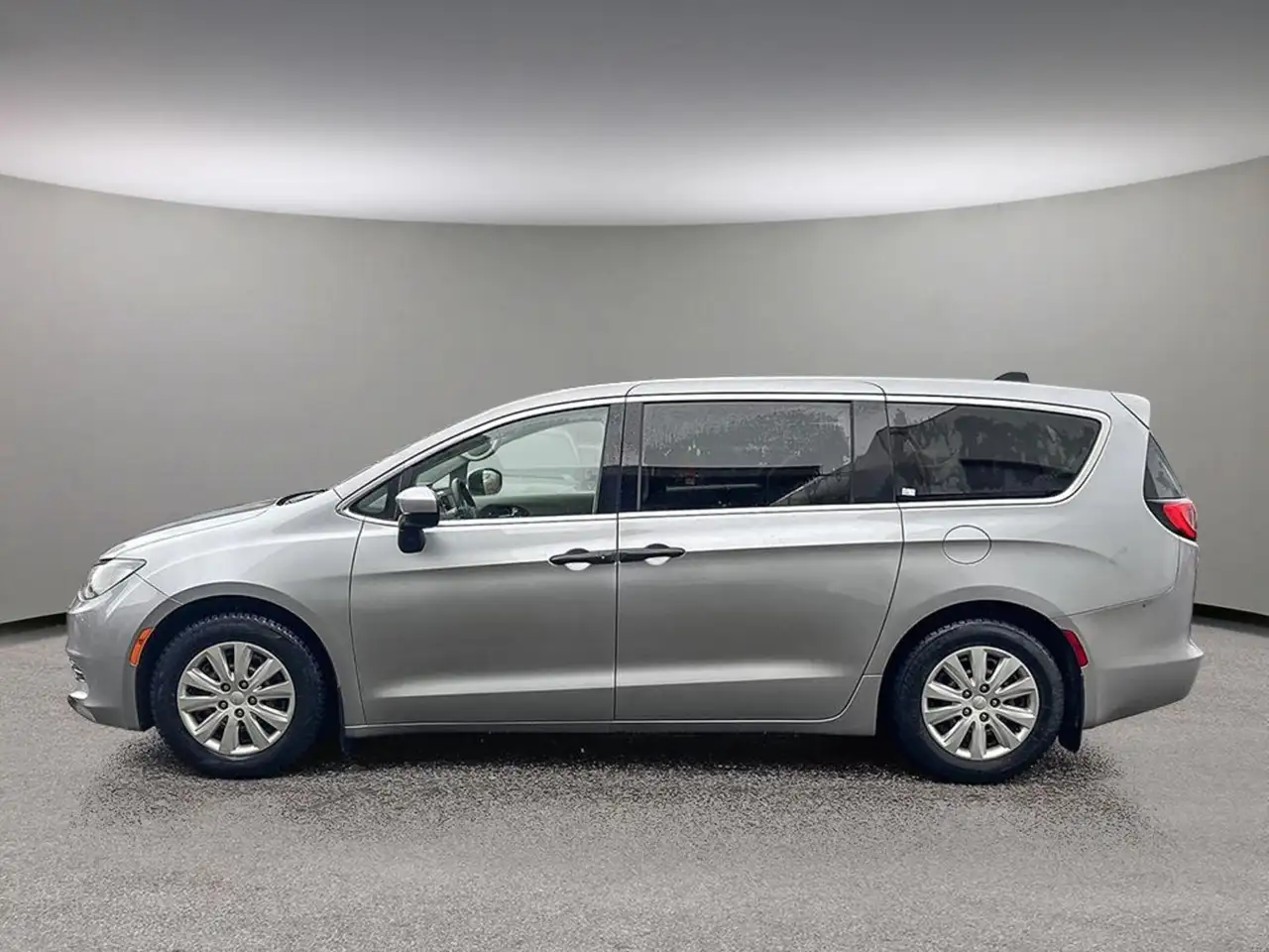 Chrysler Pacifica снимка Chrysler Pacifica