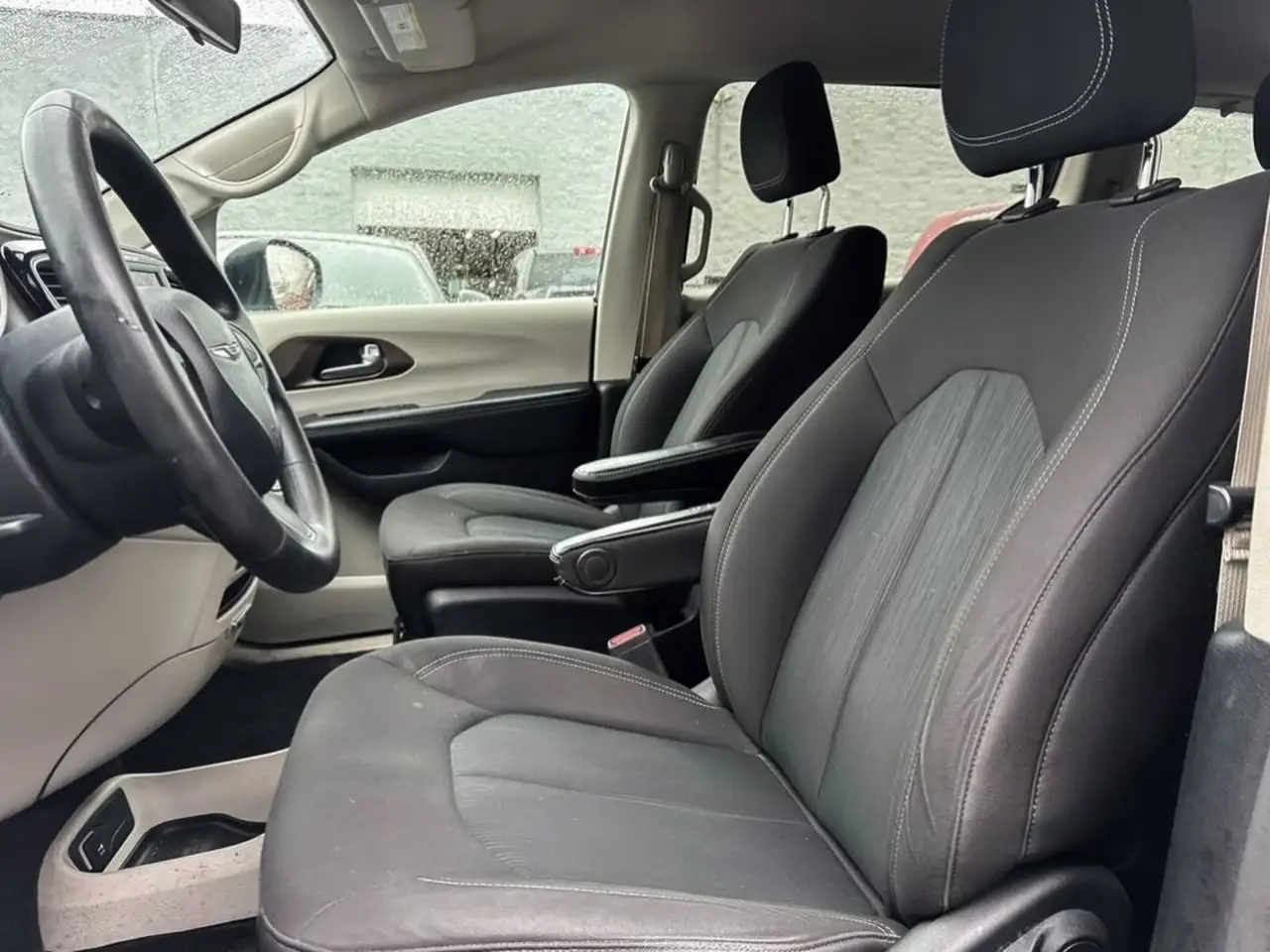 Chrysler Pacifica снимка Chrysler Pacifica