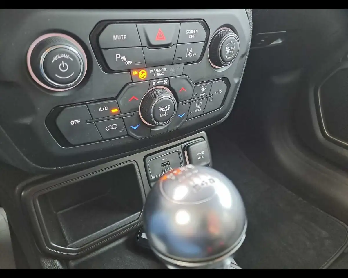 Jeep Renegade 1.6 Multijet II Limited 13