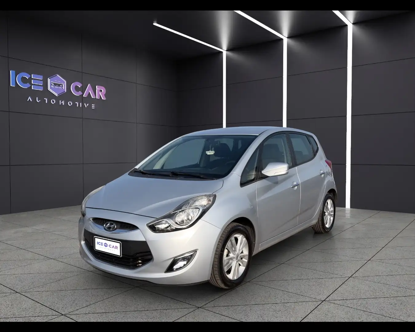 Hyundai iX20 1.4 CRDI 77 CV Comfort Grau - 1