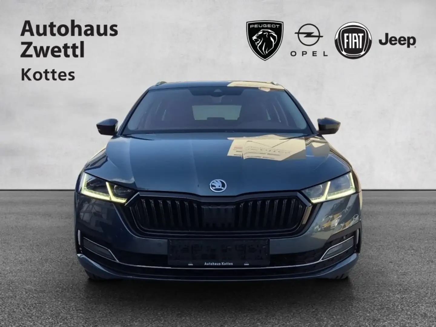 Skoda Octavia Combi 2,0 TDI Style DSG *LED/ACC/NAVI* Grau - 2