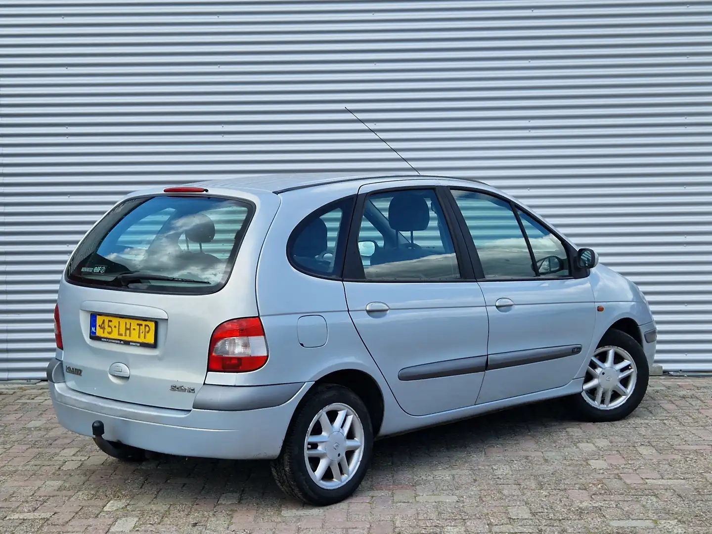 Renault Scenic 1.6-16V Authentique | Nieuw Binnen! | Clima | Trek Grijs - 2