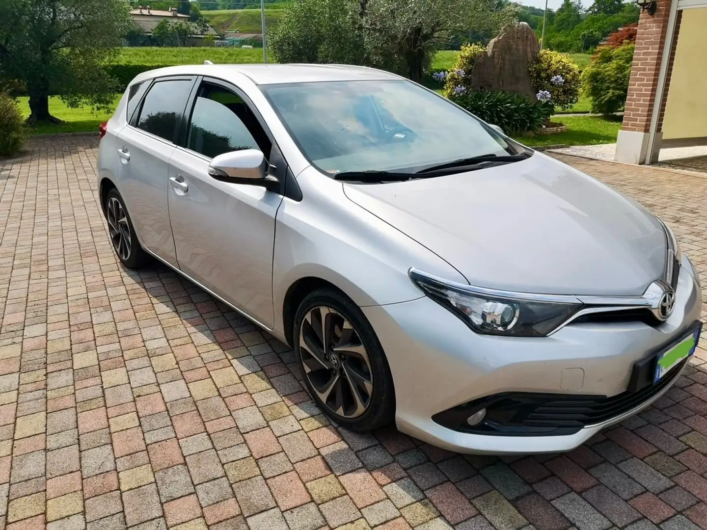 Toyota Auris Auris II 2015 1.4 d-4d Cool Ezüst - 2
