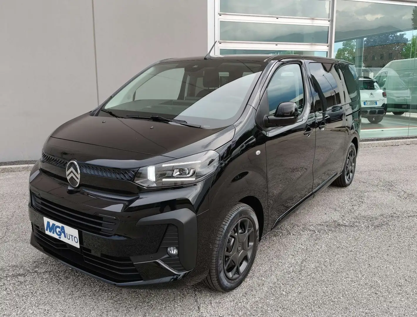 Citroen Spacetourer 2.0 Blue-HDI 180 CV EAT8 Business 8 posti 4.95 m Nero - 1