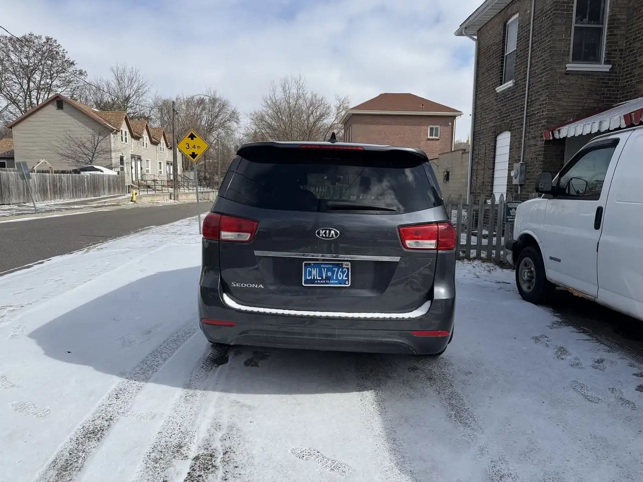 Kia Sedona снимка Kia Sedona