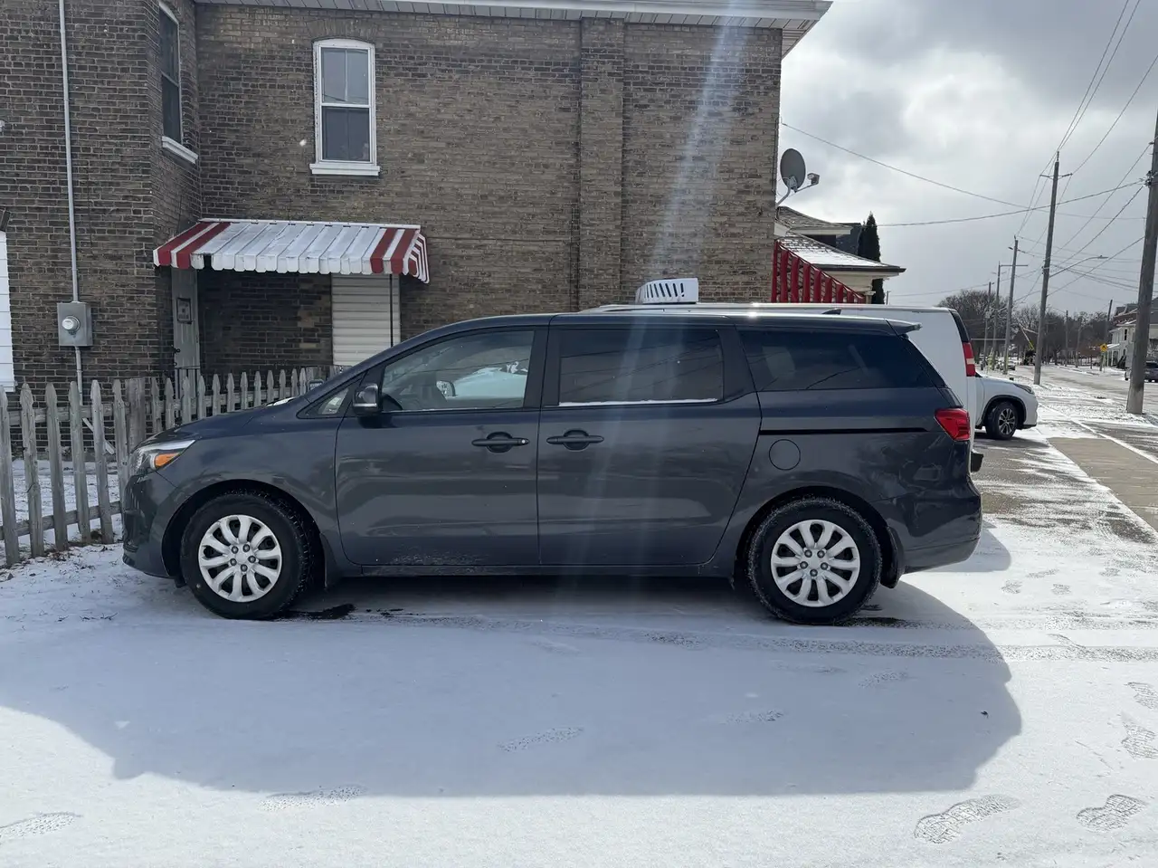 Kia Sedona снимка Kia Sedona