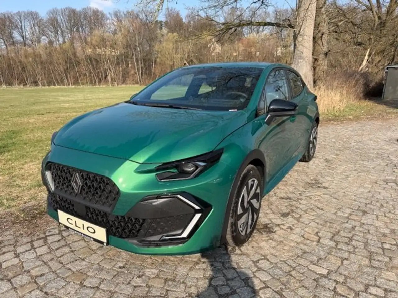 Renault Clio VI 115 TCe 115 Evolution *Lieferung möglich