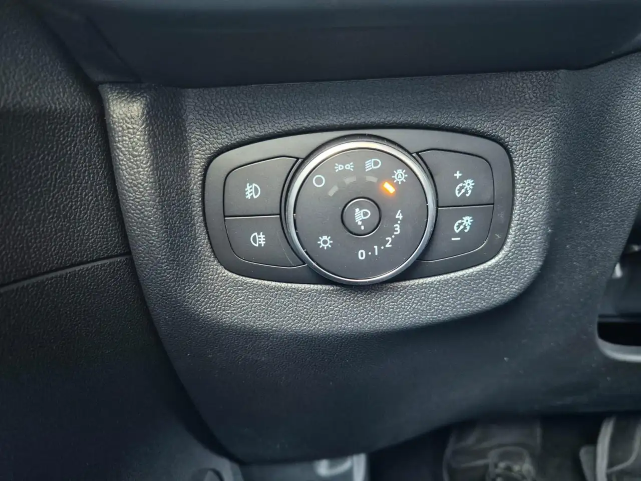 Ford Tourneo Courier 2026 — фото 15