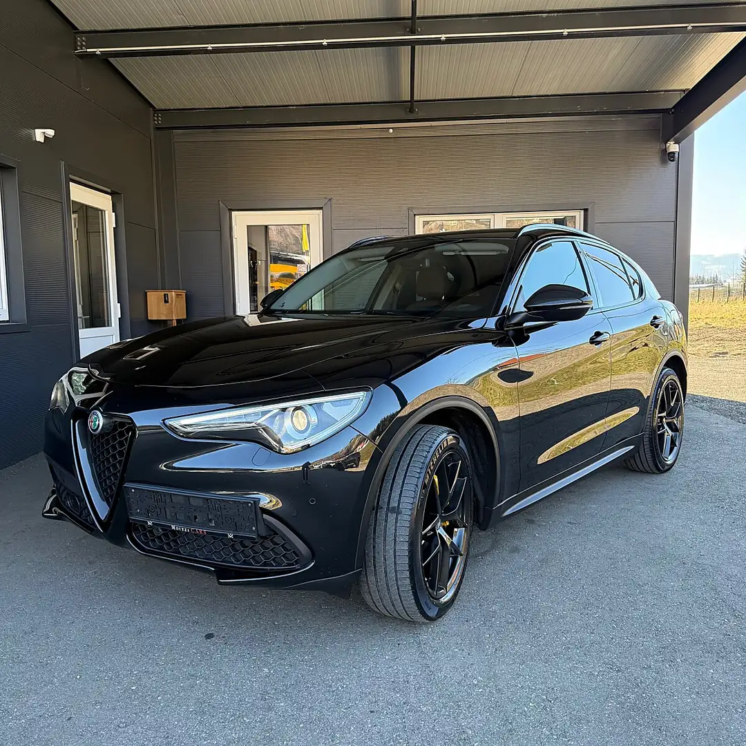 Alfa Romeo Stelvio B-Tech 2,2 ATX AWD Schwarz - 1