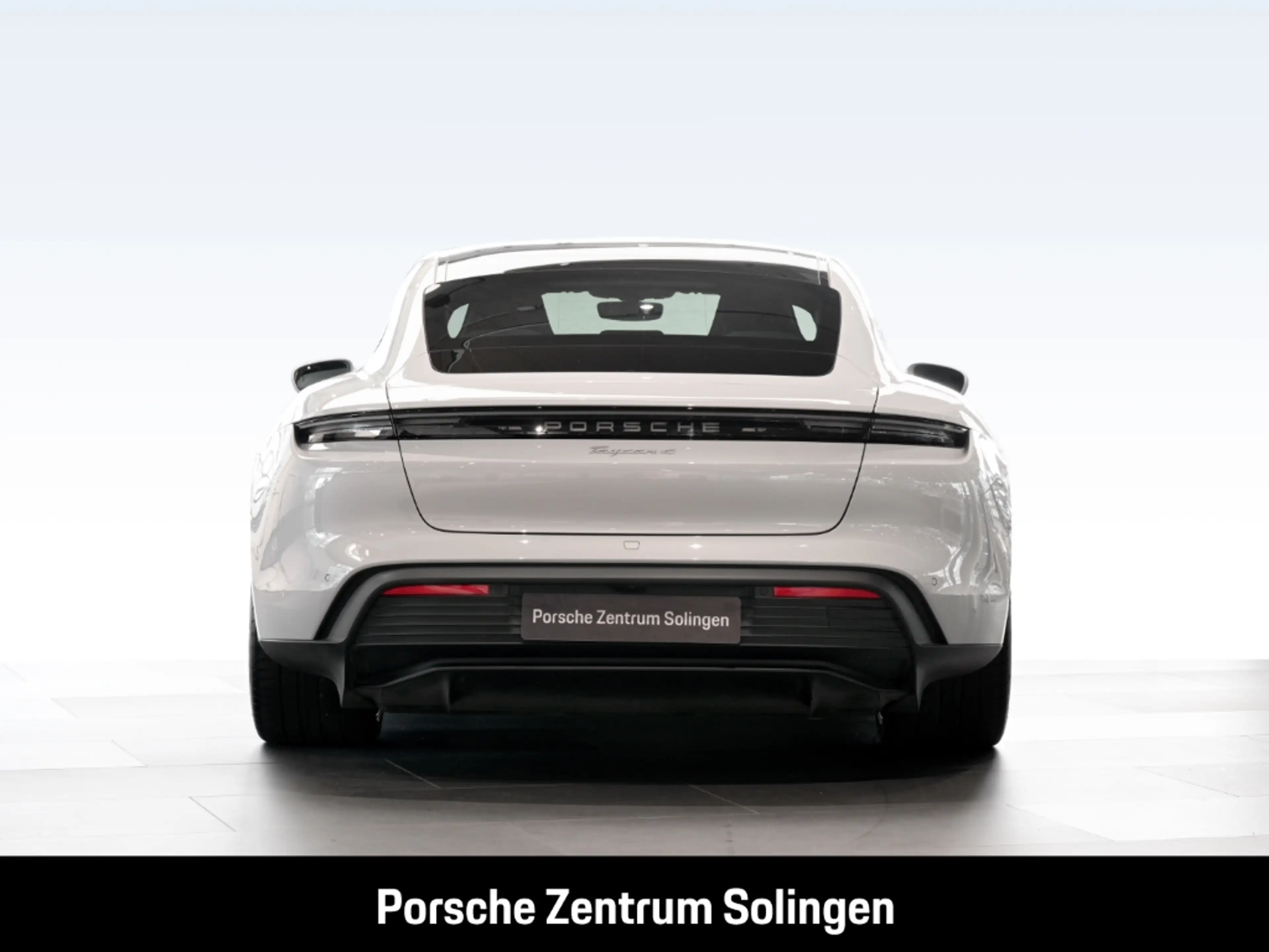 Porsche Taycan 4 Bose HeadUp Abstand Panorama 21'' Spyder — photo 5