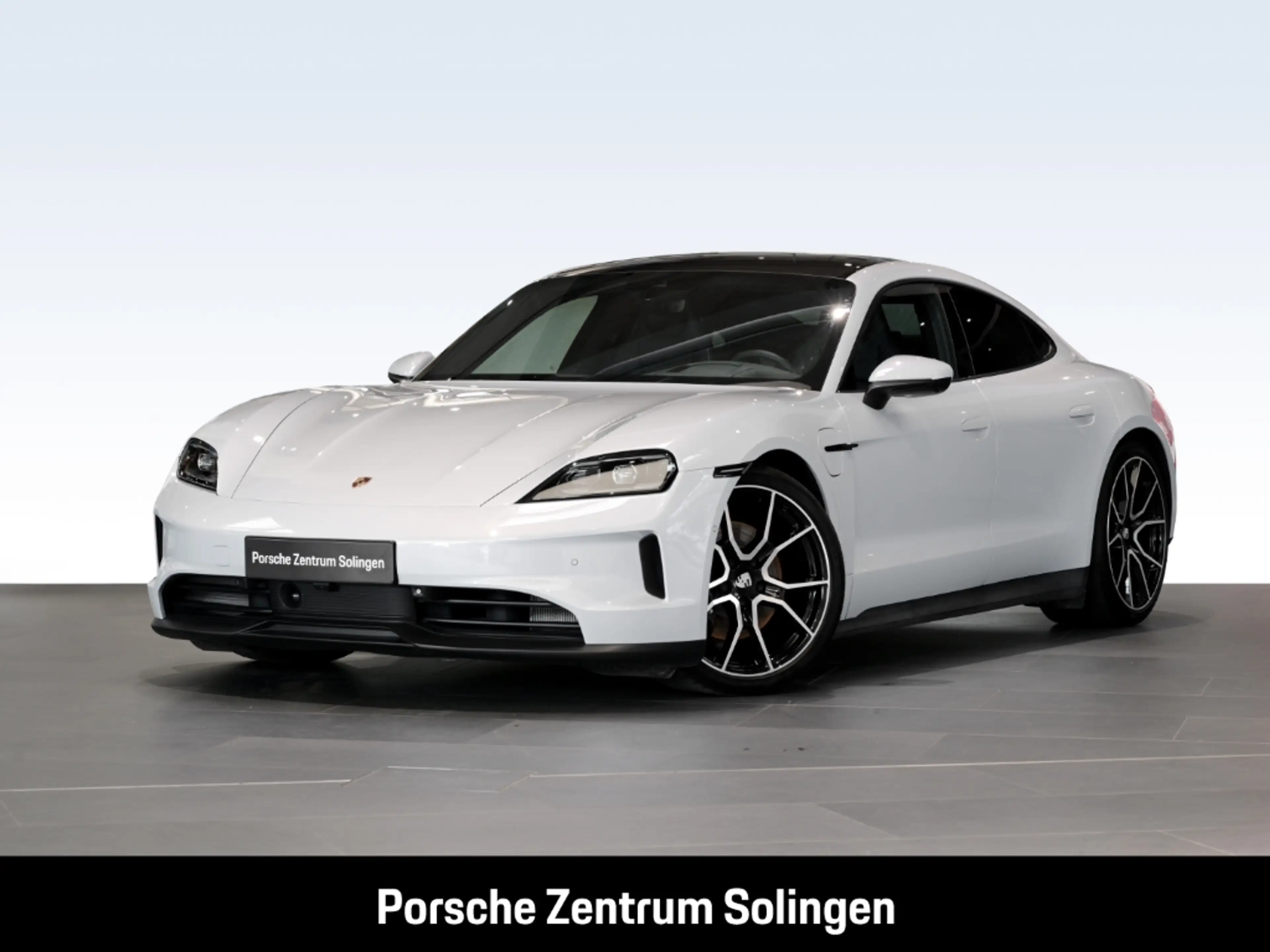 Porsche Taycan 4 Bose HeadUp Abstand Panorama 21'' Spyder