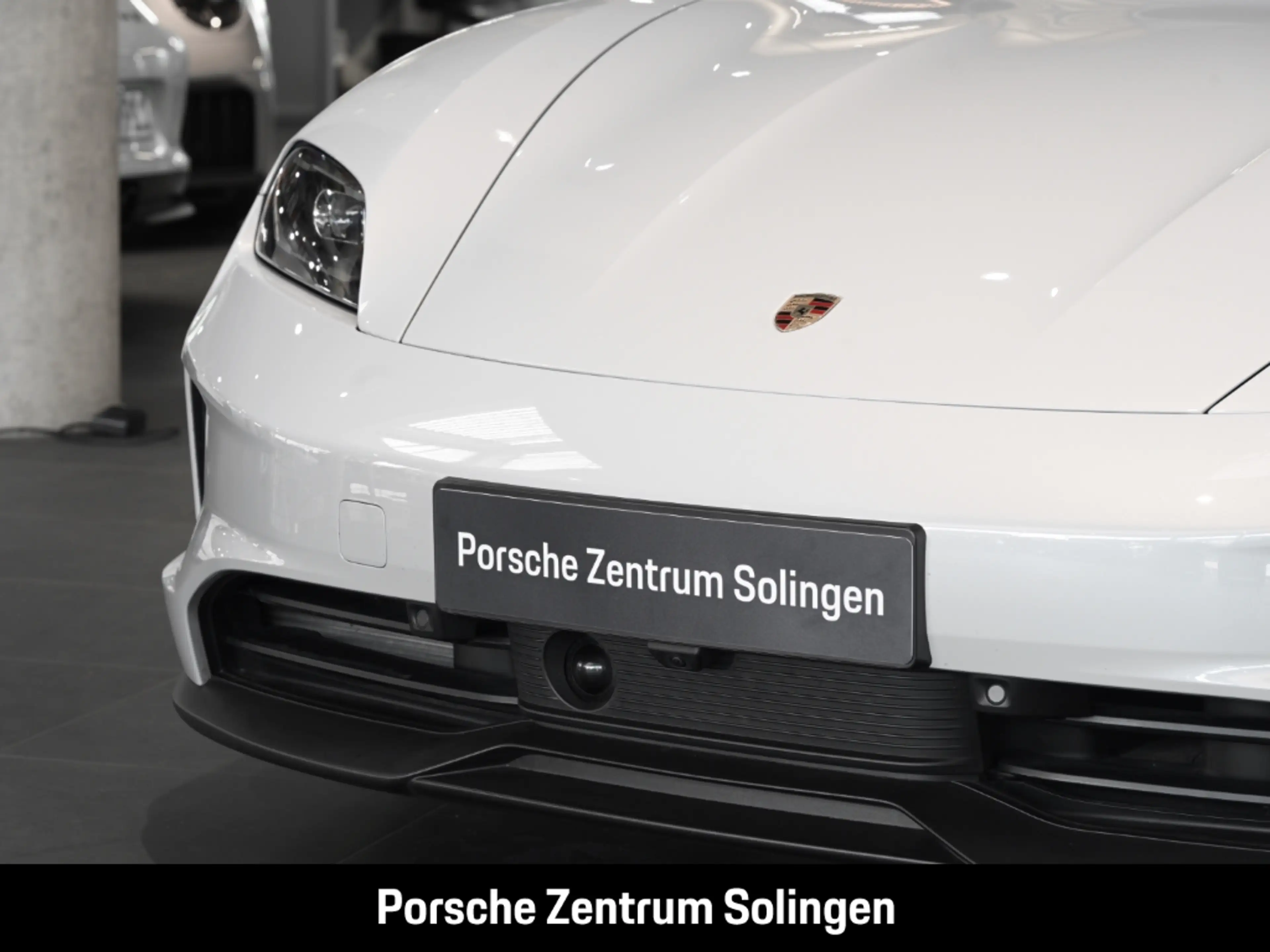 Porsche Taycan 4 Bose HeadUp Abstand Panorama 21'' Spyder — photo 6