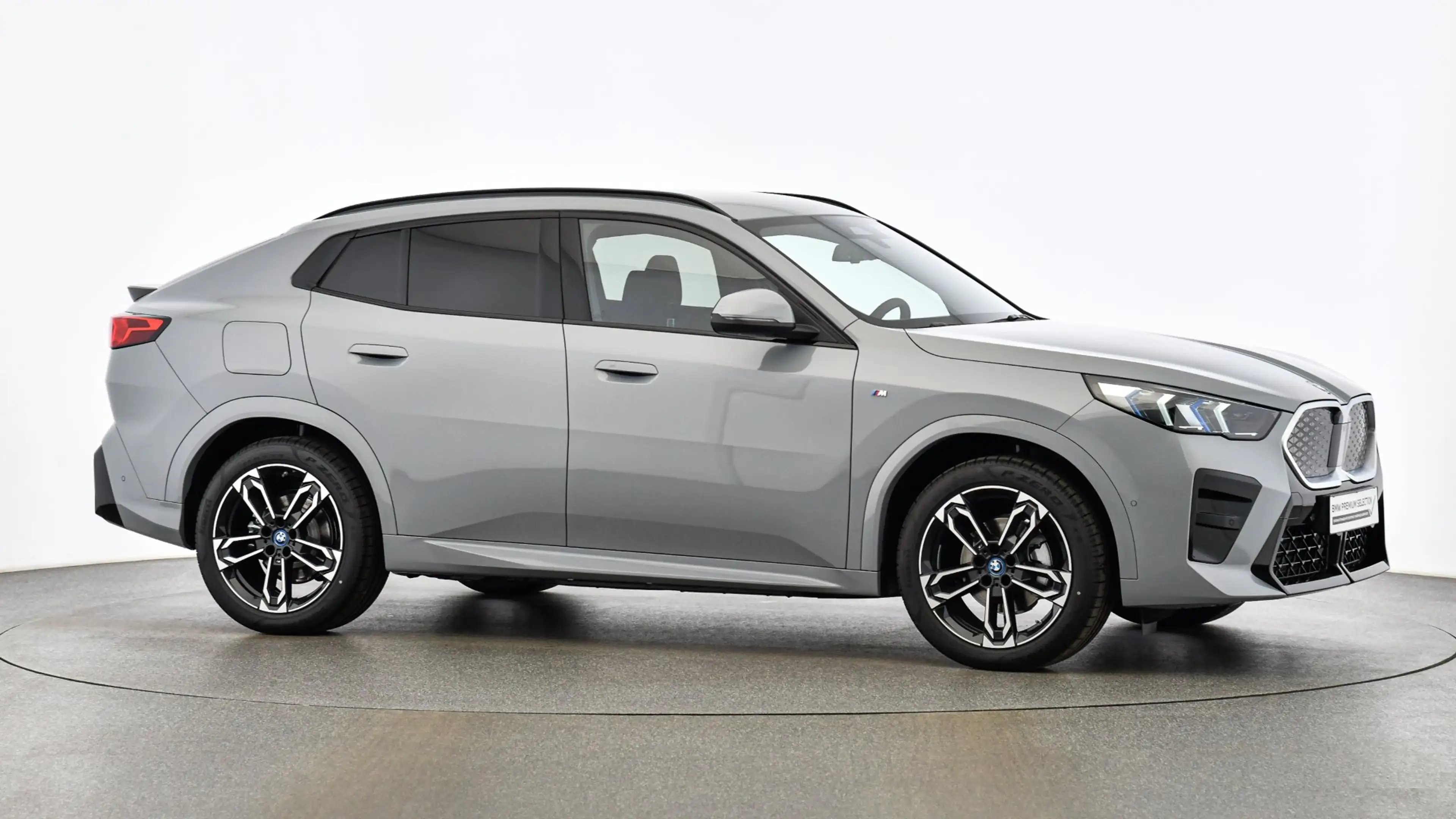 BMW iX2 eDrive20 — photo 5