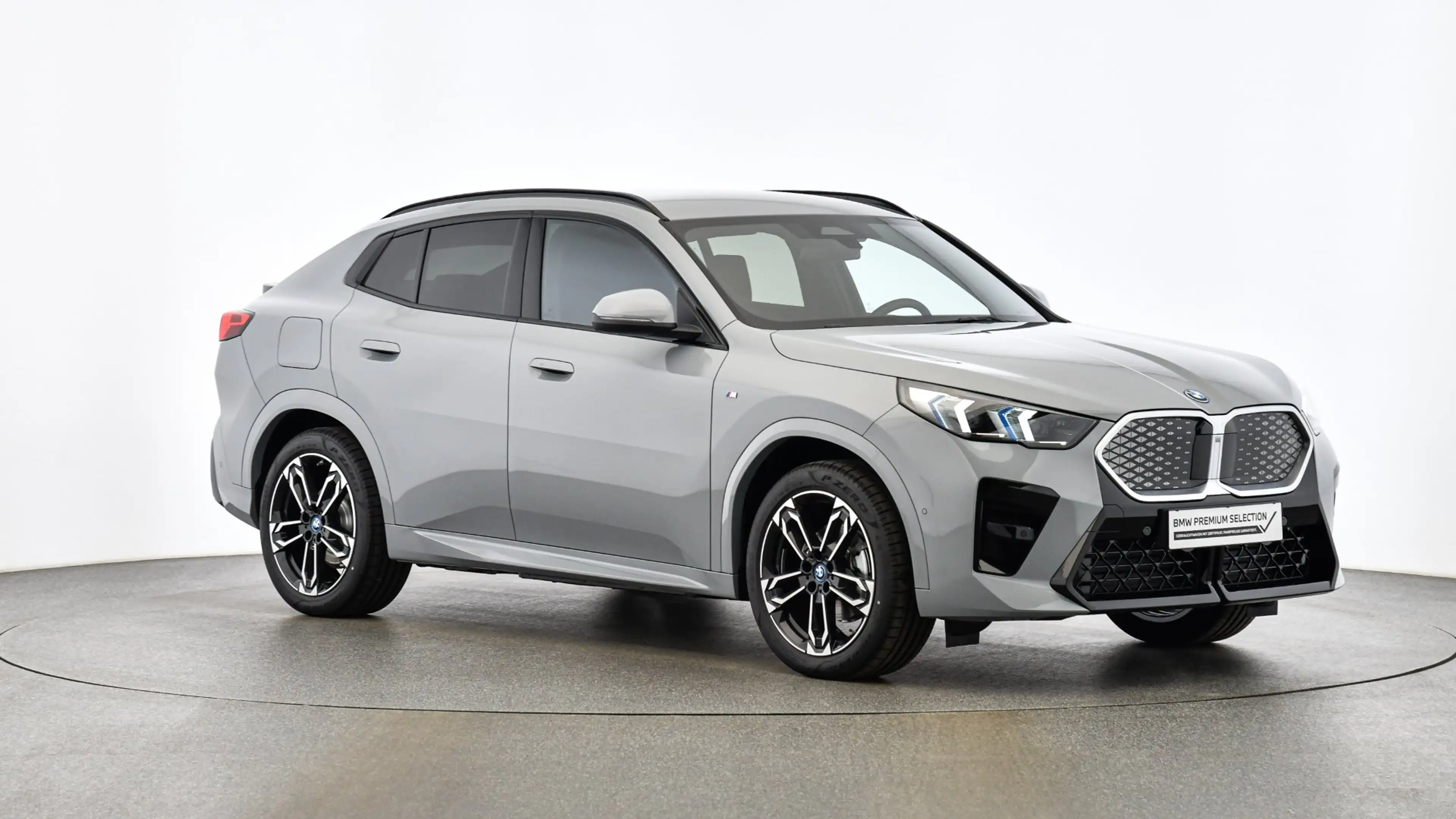 BMW iX2 eDrive20 — photo 4