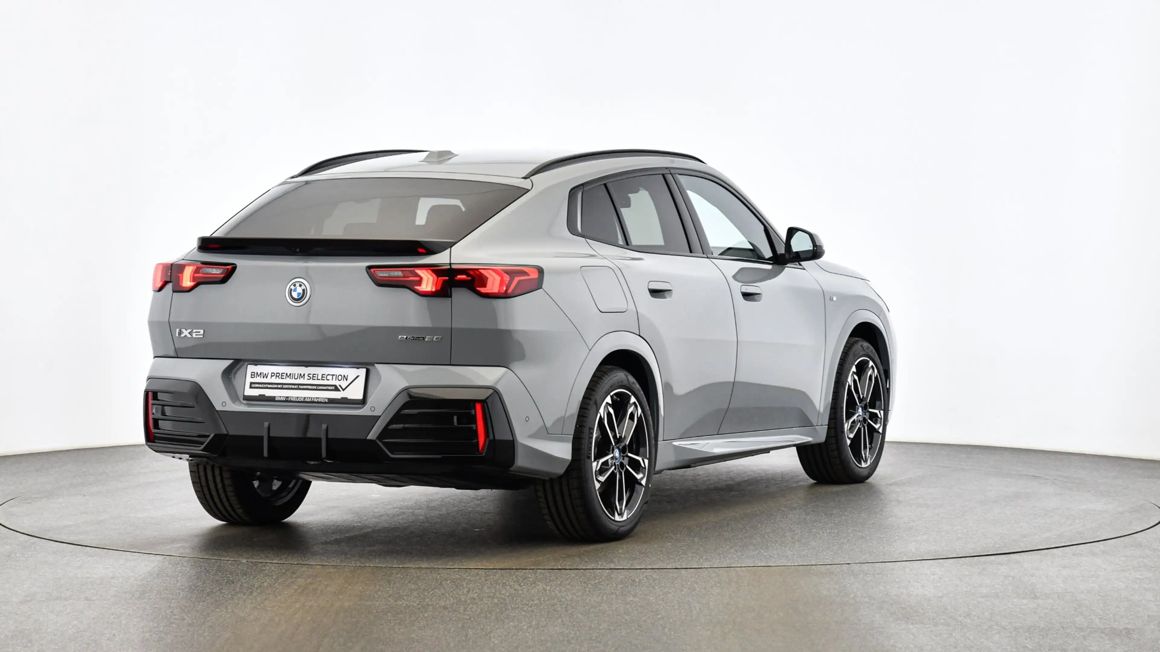 BMW iX2 eDrive20 — photo 9