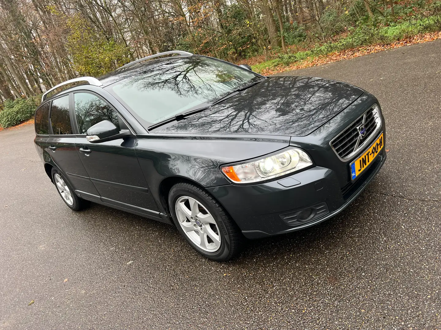 Volvo V50 2.4i 140PK 156dkm Summum Automaat Youngtimer Navi Zwart - 2