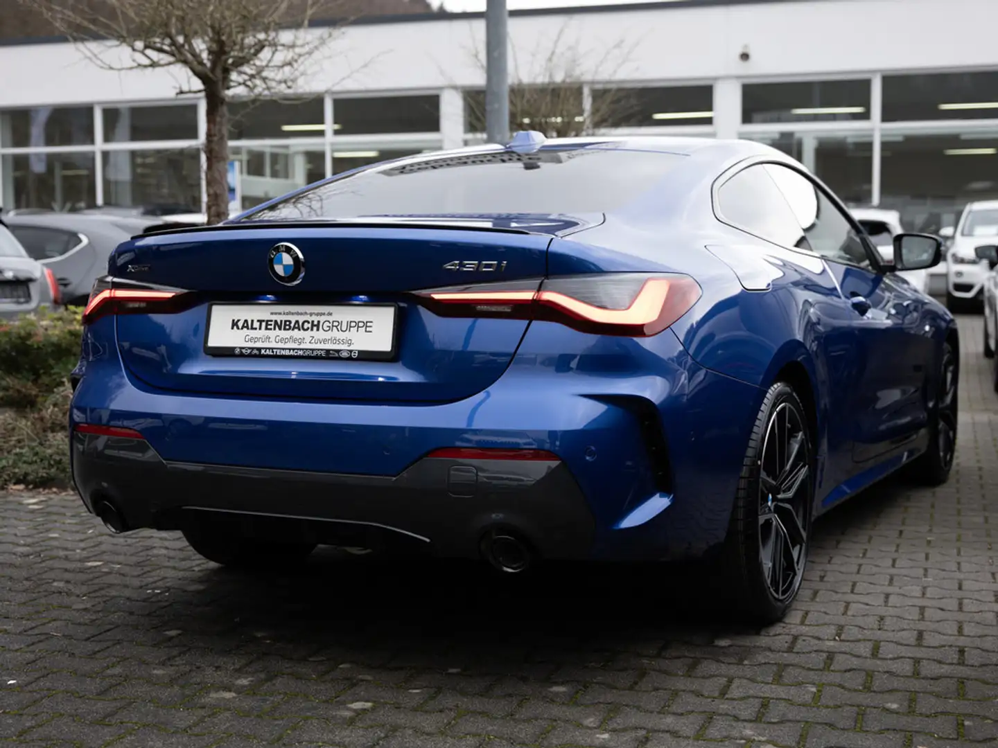 BMW 430 i Coupe xDrive M-Sport Pro LED AHK LASER Bleu - 2