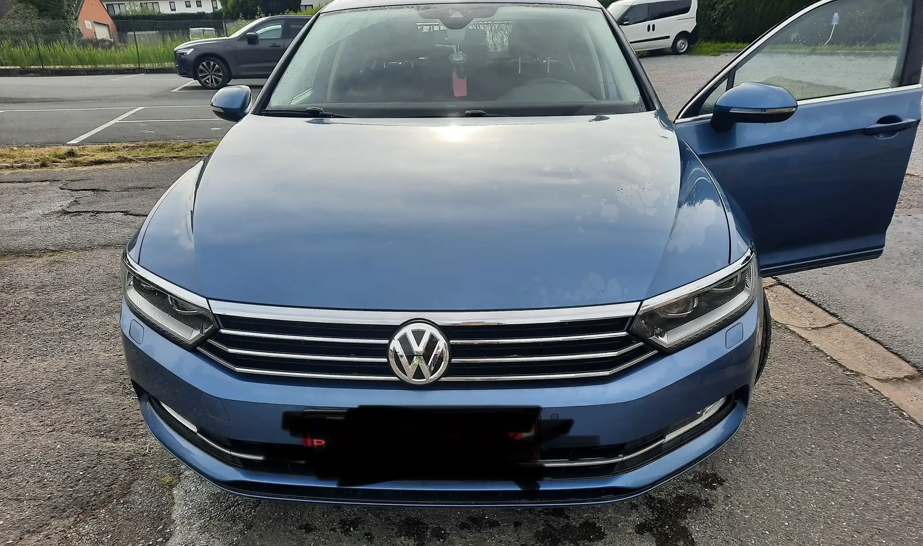 Volkswagen Passat 2.0 TDI DSG BlueMotion Technology Comfortline Albastru - 1