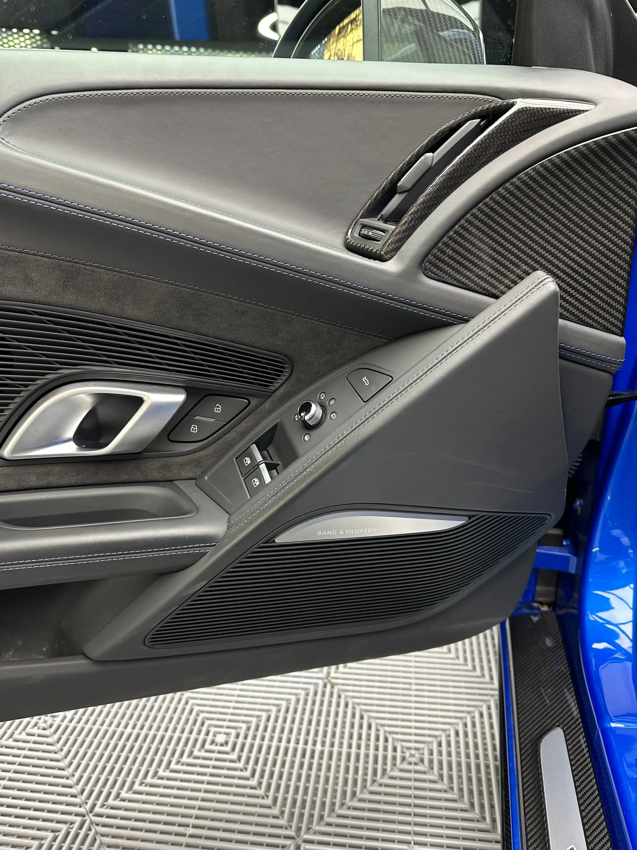 Audi R8 R8 V10 performance 5.2 FSI quattro S tronic — photo 13