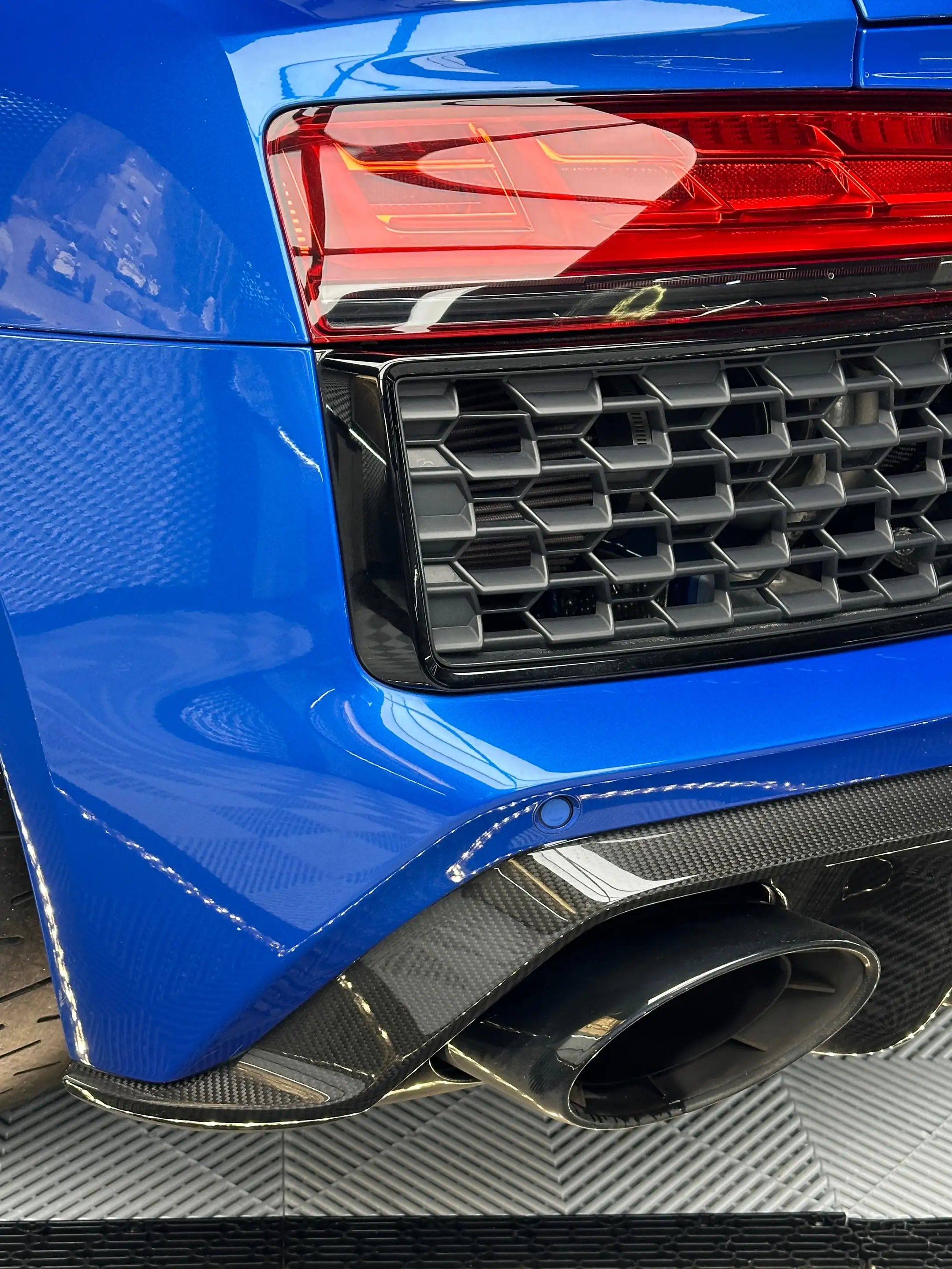 Audi R8 R8 V10 performance 5.2 FSI quattro S tronic — photo 7