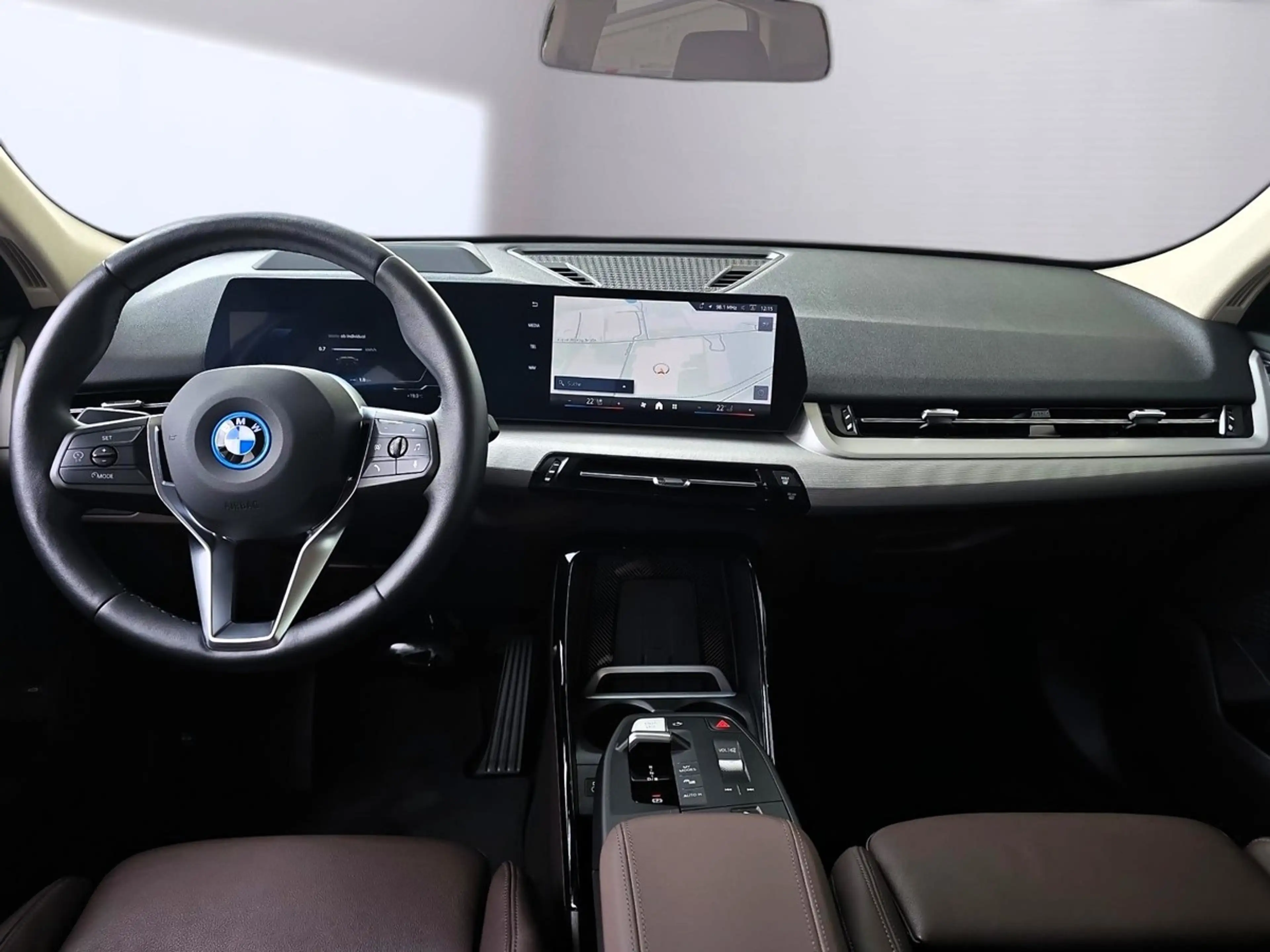 BMW iX2 xDr. 30 AHK+Head-Up+Harman&Kardon+360Cam+ACC — photo 8
