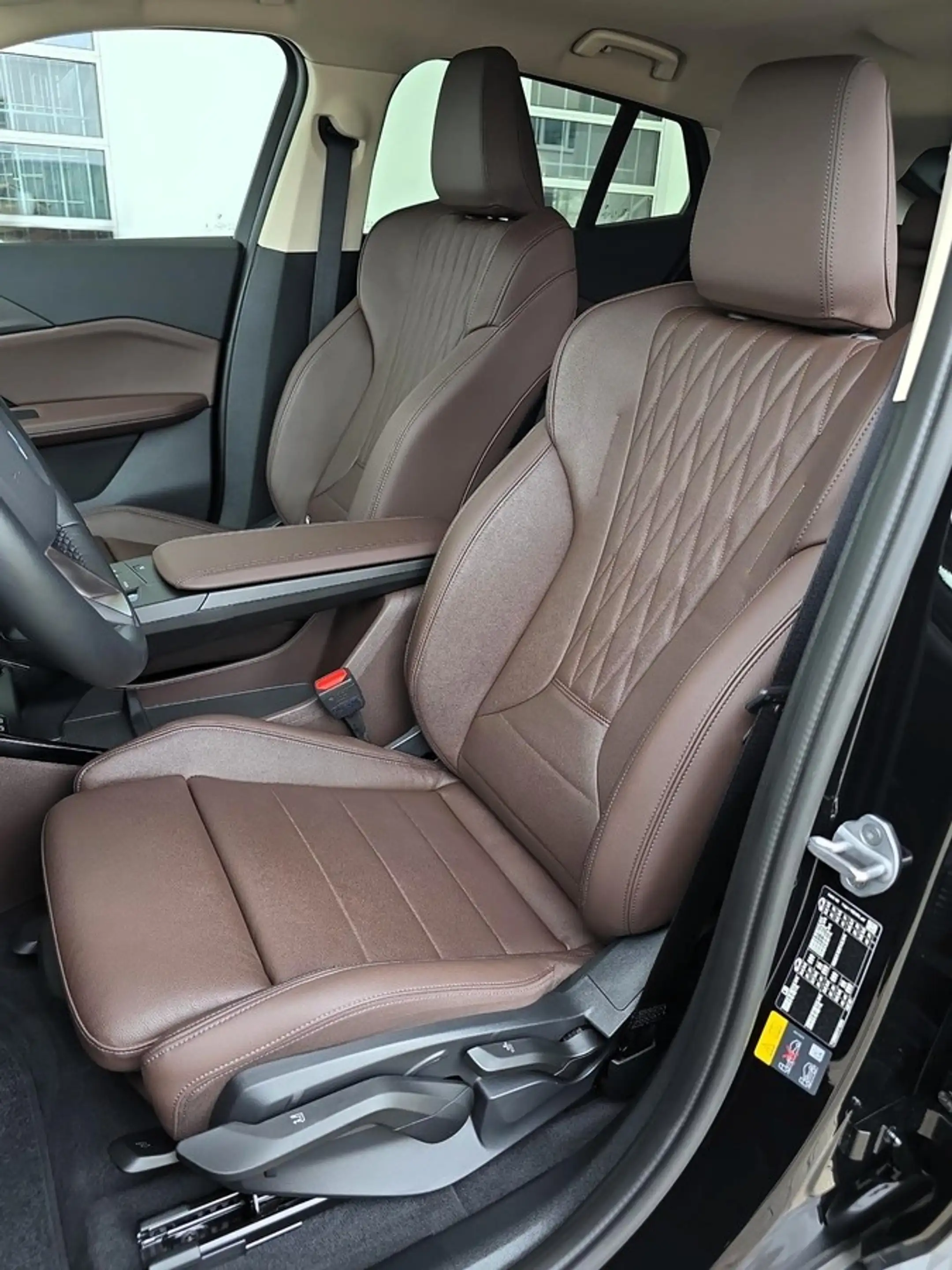 BMW iX2 xDr. 30 AHK+Head-Up+Harman&Kardon+360Cam+ACC — photo 13