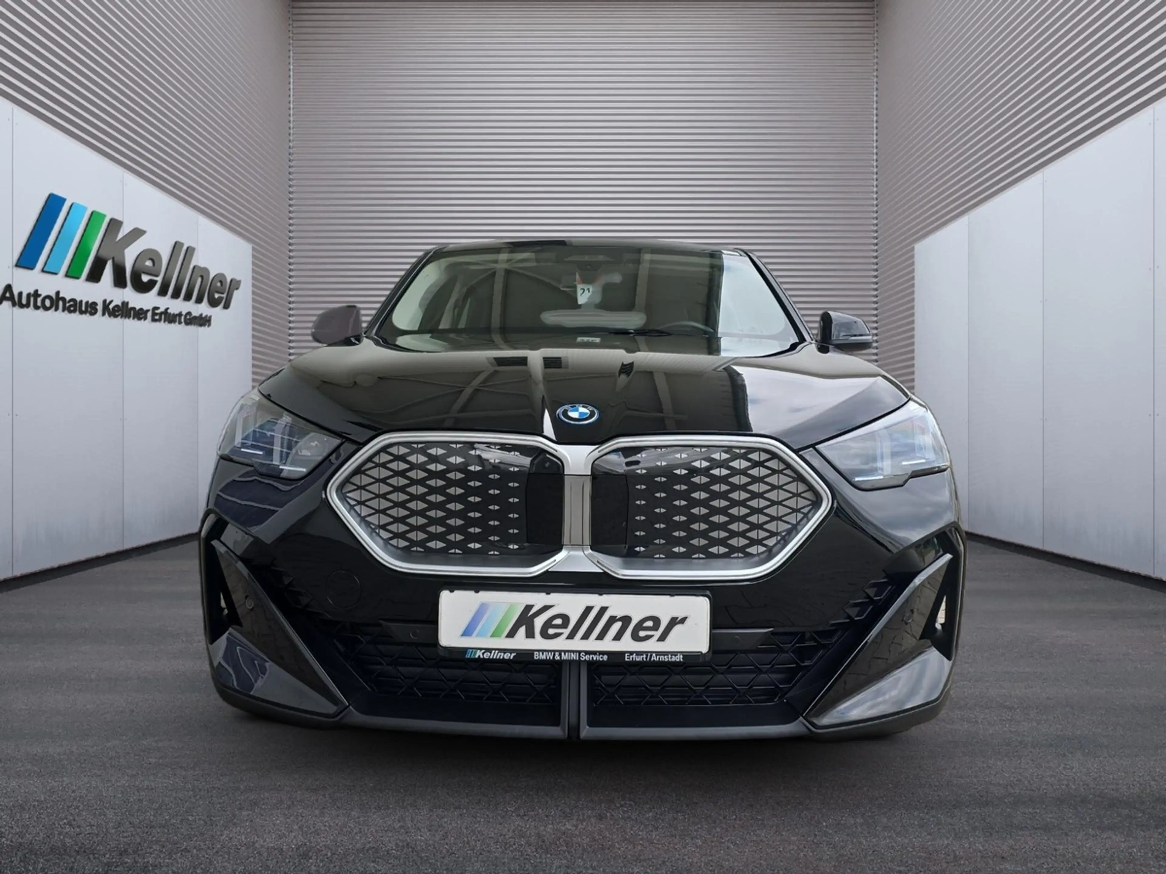 BMW iX2 xDr. 30 AHK+Head-Up+Harman&Kardon+360Cam+ACC — photo 3