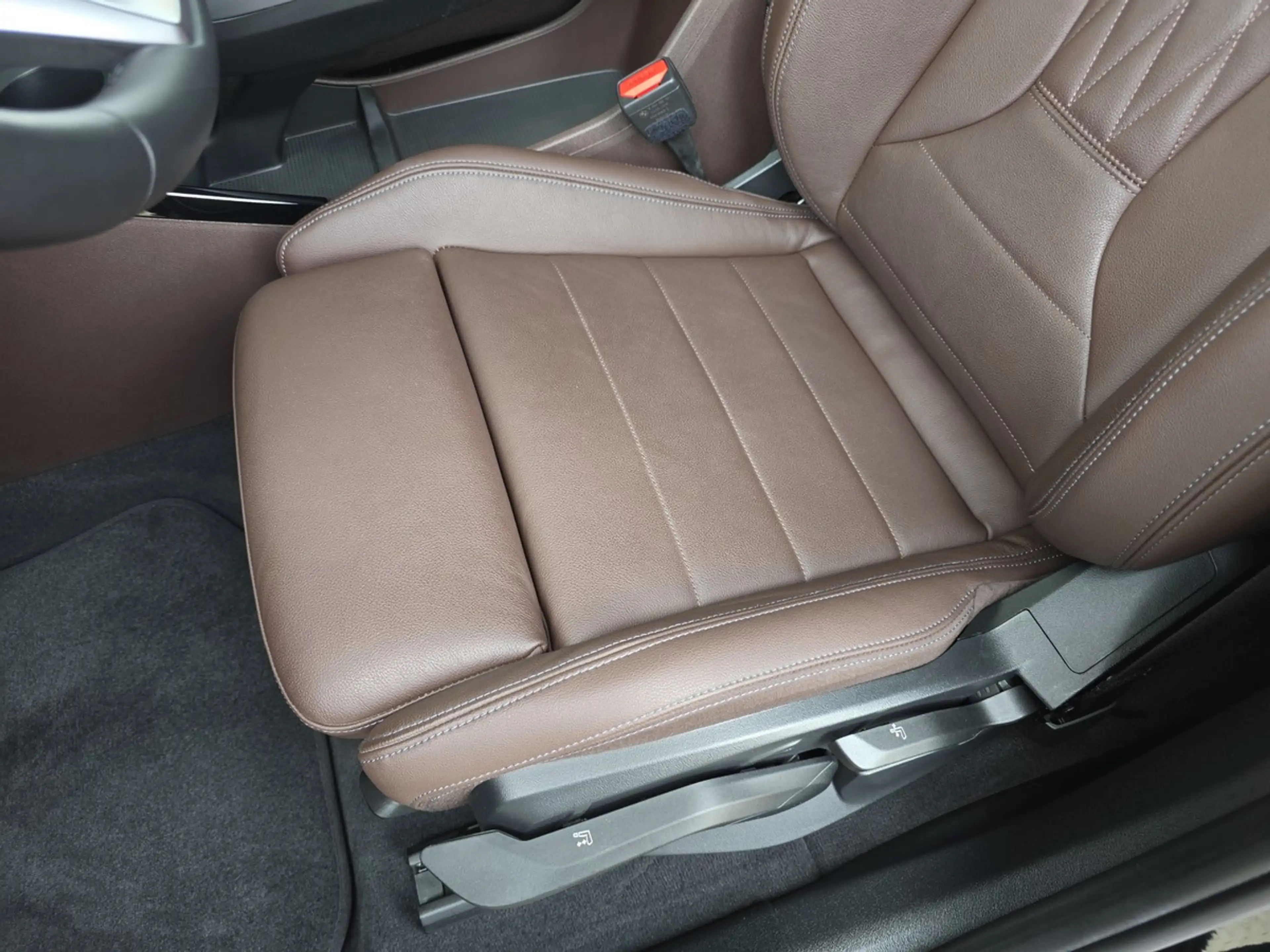 BMW iX2 xDr. 30 AHK+Head-Up+Harman&Kardon+360Cam+ACC — photo 14