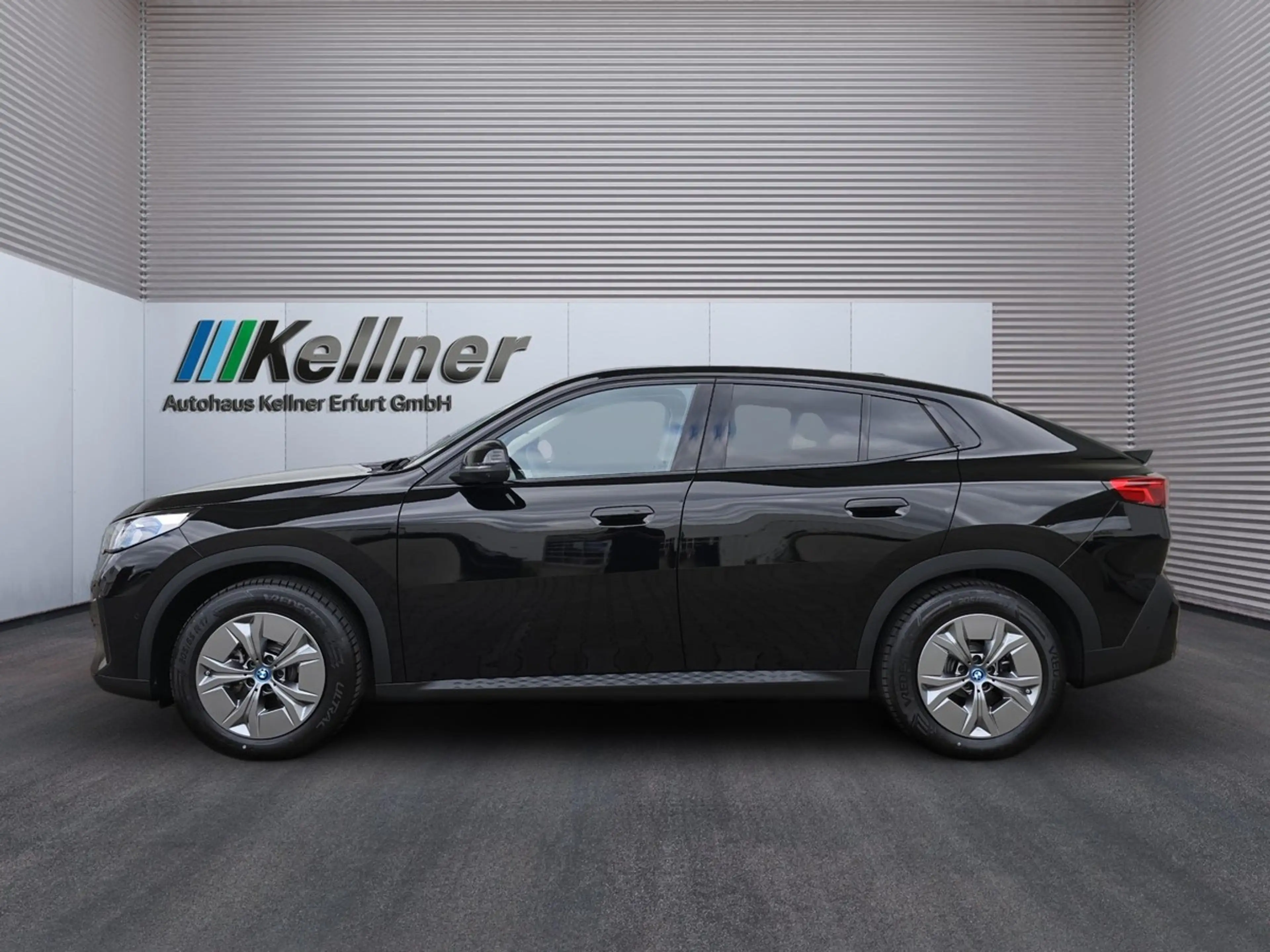 BMW iX2 xDr. 30 AHK+Head-Up+Harman&Kardon+360Cam+ACC — photo 5