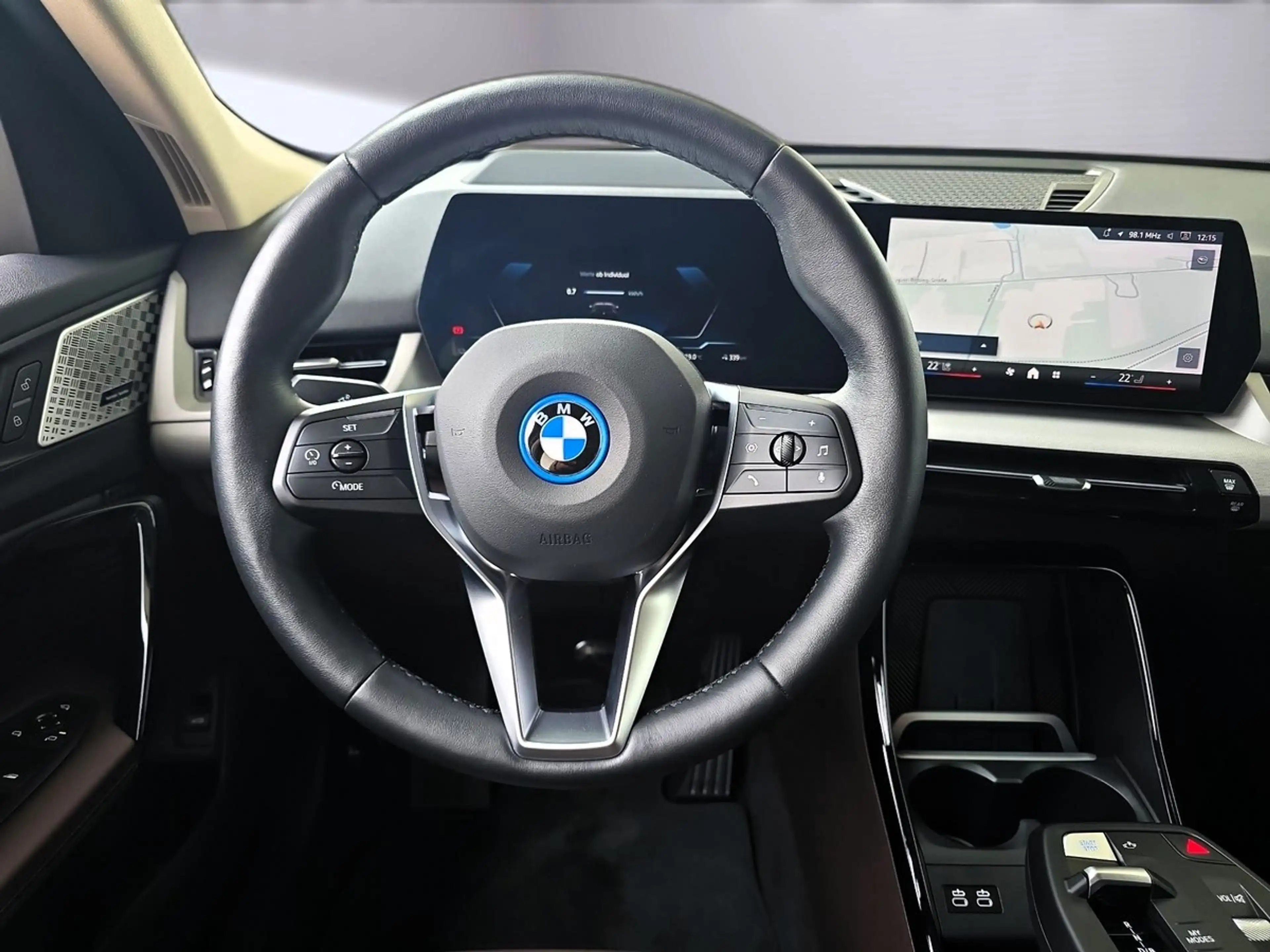 BMW iX2 xDr. 30 AHK+Head-Up+Harman&Kardon+360Cam+ACC — photo 10